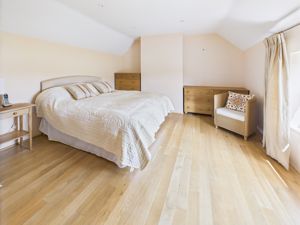 Bedroom- click for photo gallery